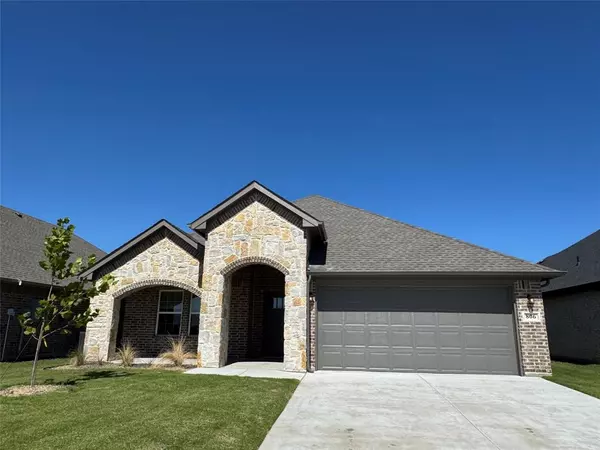 806 Greyson Lane, Greenville, TX 75402