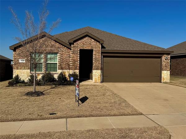 925 Fueller Drive, Aubrey, TX 76227