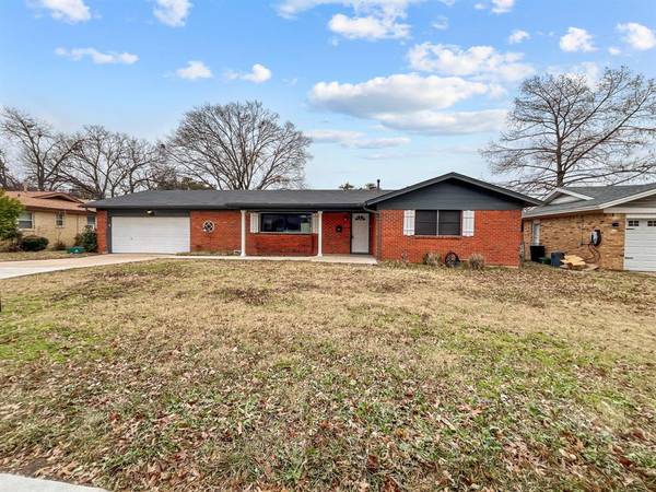 5709 Starling Circle, Haltom City, TX 76117