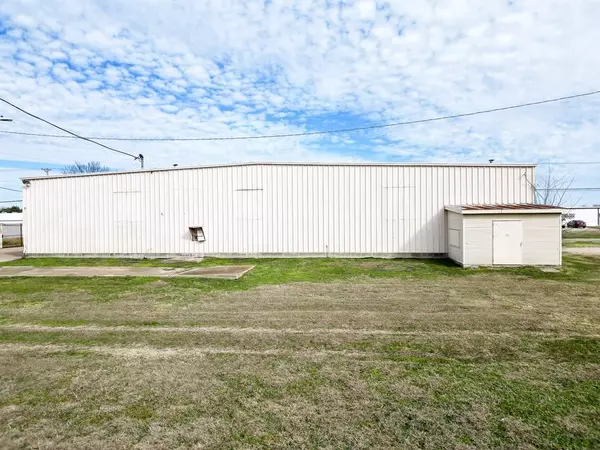 Ennis, TX 75119,2313 N Preston Street