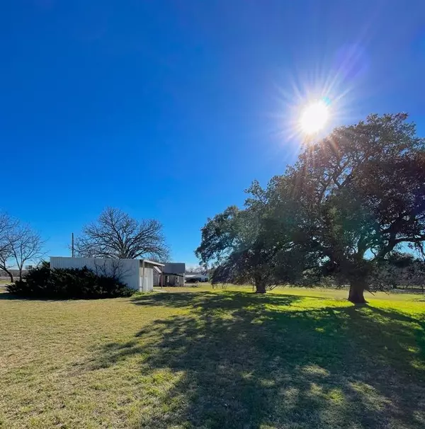 Blanket, TX 76432,916 Main Street