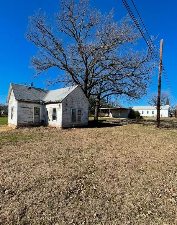 Blanket, TX 76432,916 Main Street