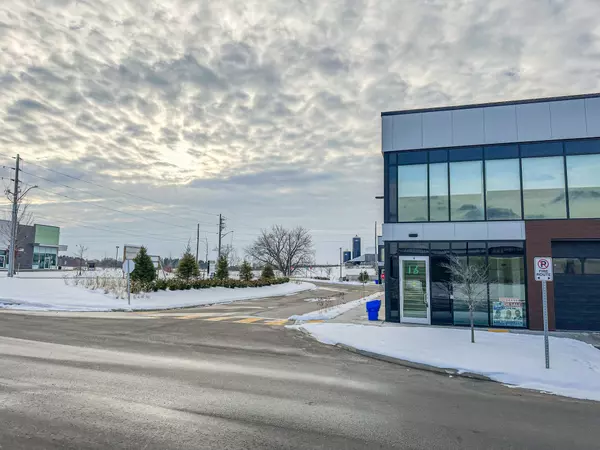 Guelph, ON N1C 0A1,587 Hanlon Creek BLVD #17