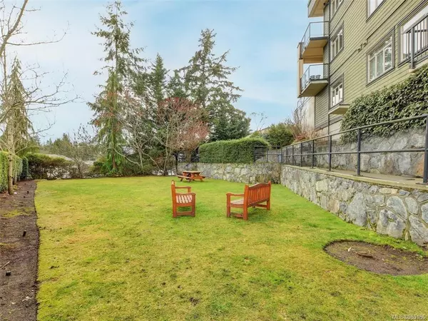 Langford, BC V9B 0B1,623 Treanor Ave #204