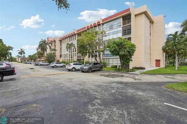 Hallandale Beach, FL 33009,2101 Atlantic Shores Blvd  #502