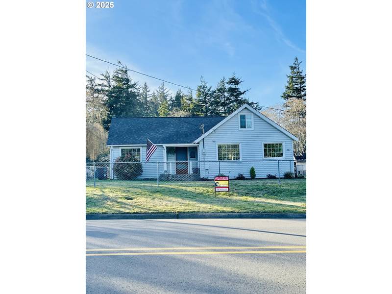 242 N SCHONEMAN ST, Coos Bay, OR 97420