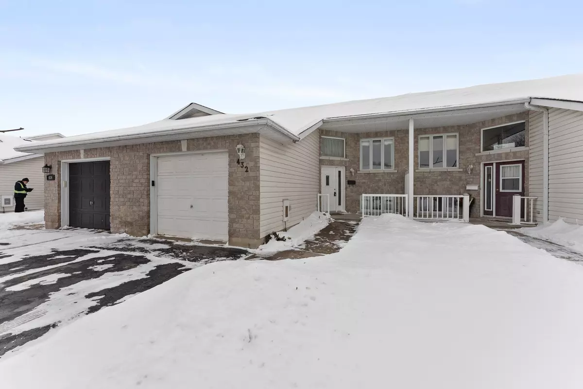 Renfrew, ON K7V 4L3,432 Mayhew ST