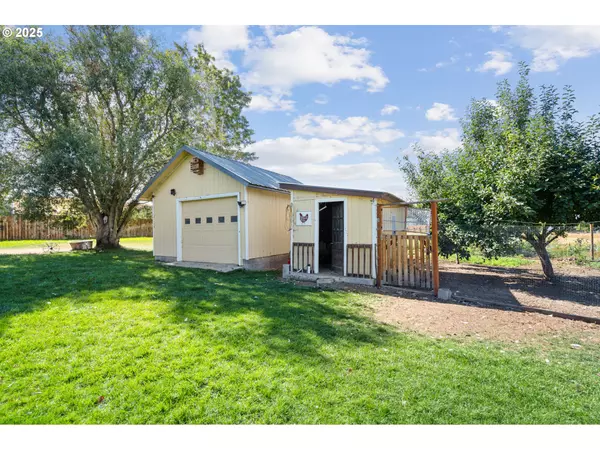 Umatilla, OR 97882,81810 LEE ESTATES LN