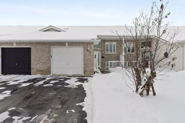 Renfrew, ON K7V 4L3,432 Mayhew ST