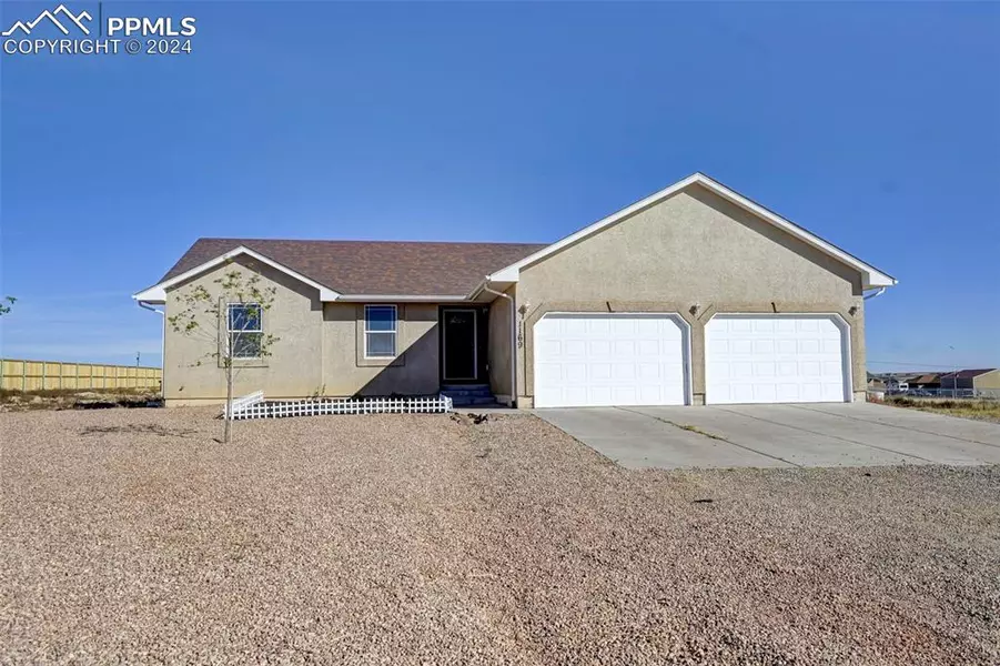 1169 E Canary DR, Pueblo, CO 81007