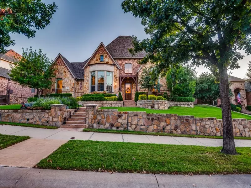 2608 Queen Margaret Drive, Lewisville, TX 75056