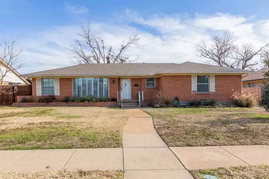 2110 Ridgecrest Drive, Garland, TX 75041