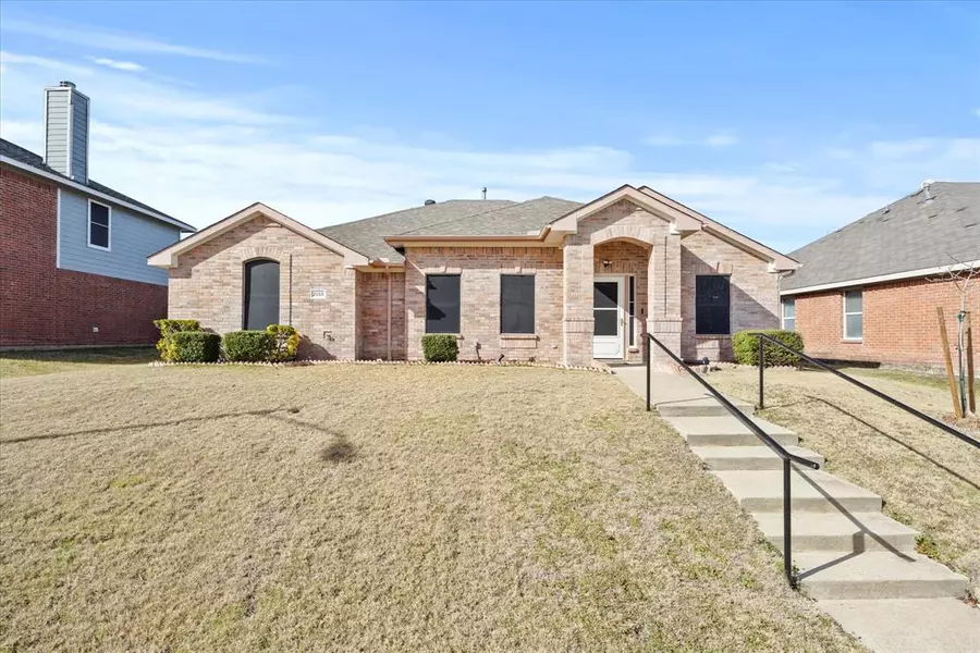 2055 Silverado Drive, Mesquite, TX 75181