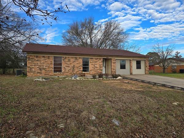 206 Thomas Street, Joshua, TX 76058