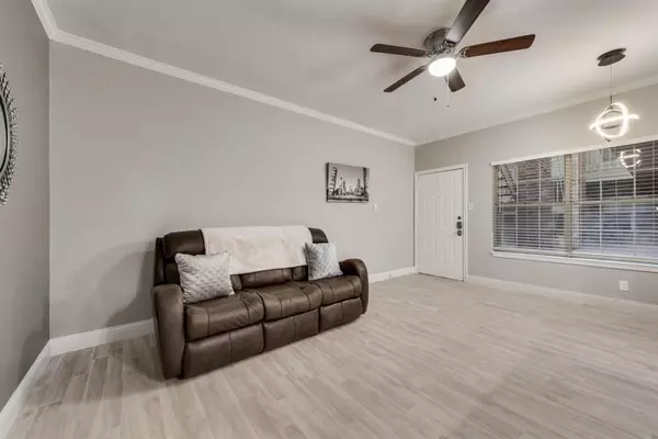 Dallas, TX 75248,5325 Bent Tree Forest Drive #1126