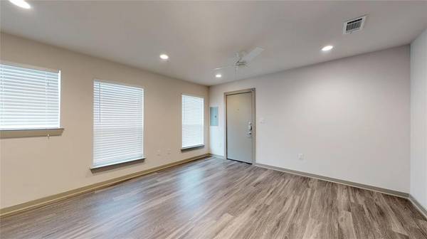 6304 Prospect Avenue #202, Dallas, TX 75214