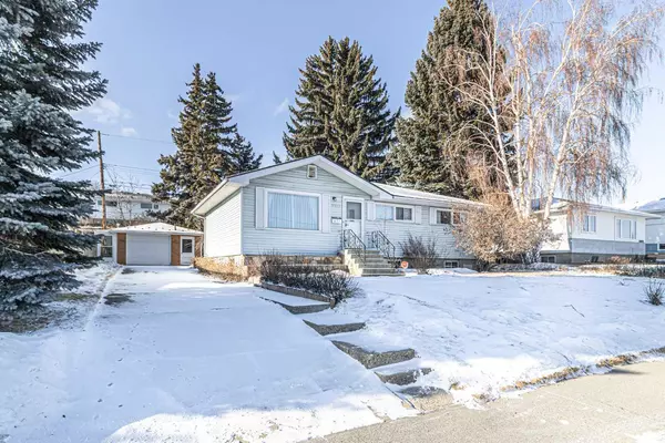 Calgary, AB T2K3P4,6007 Thornbank DR NW