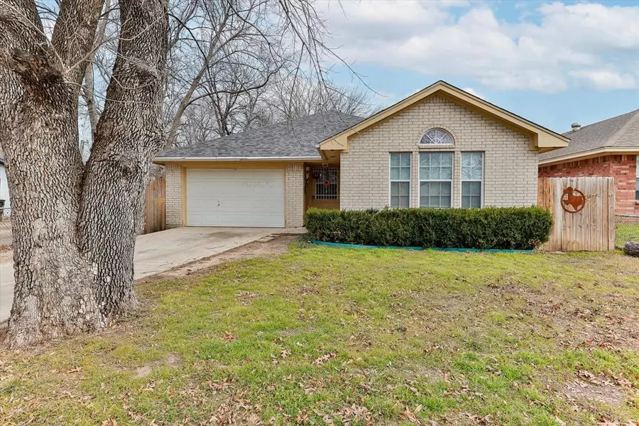 3702 N Crump Street, Fort Worth, TX 76106