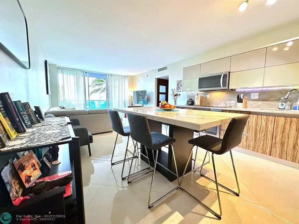 Hollywood, FL 33019,4001 S Ocean Dr  #3H