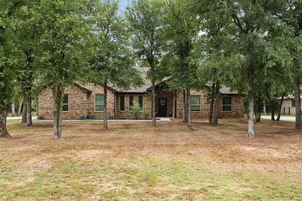 144 Eagle Drive, Lipan, TX 76462