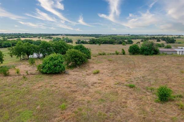 5618 County Road 1094, Celeste, TX 75423