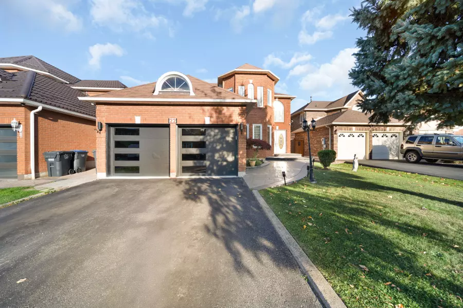 22 Blackwell PL, Brampton, ON L6W 4M2