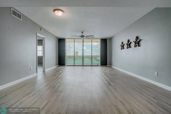 Riviera Beach, FL 33404,2640 Lake Shore Dr  #614