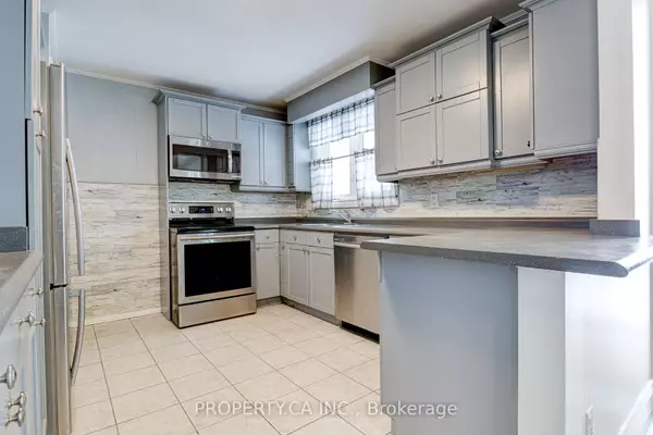 Kitchener, ON N2C 2C3,71 Highpark AVE #Upper