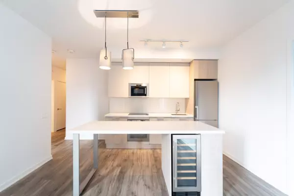 25 Selby ST #1201, Toronto C08, ON M4Y 0E6