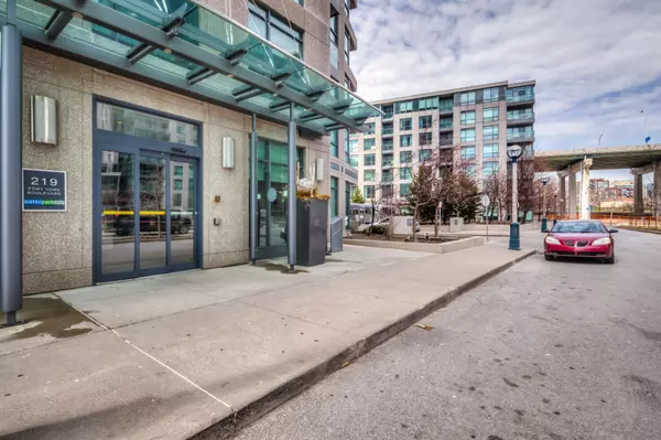 219 Fort York BLVD #2706, Toronto C01, ON M5V 1B1