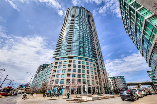 Toronto C01, ON M5V 1B1,219 Fort York BLVD #2706