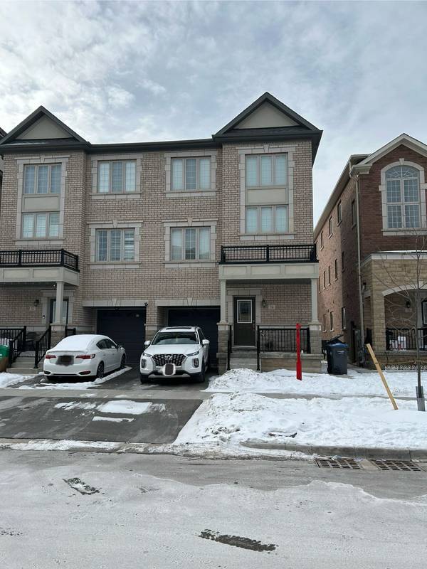 54 Hashmi PL, Brampton, ON L6Y 6K1