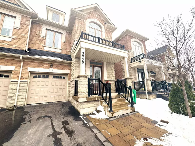 3900 Arvona PL, Mississauga, ON L5M 0Y5