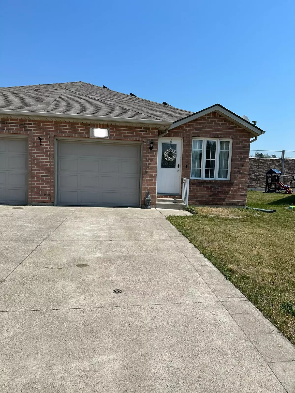 Windsor, ON N9G 3B8,1676 Sagebrush CT