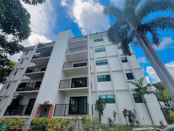 Fort Lauderdale, FL 33315,1000 River Reach Dr  #120