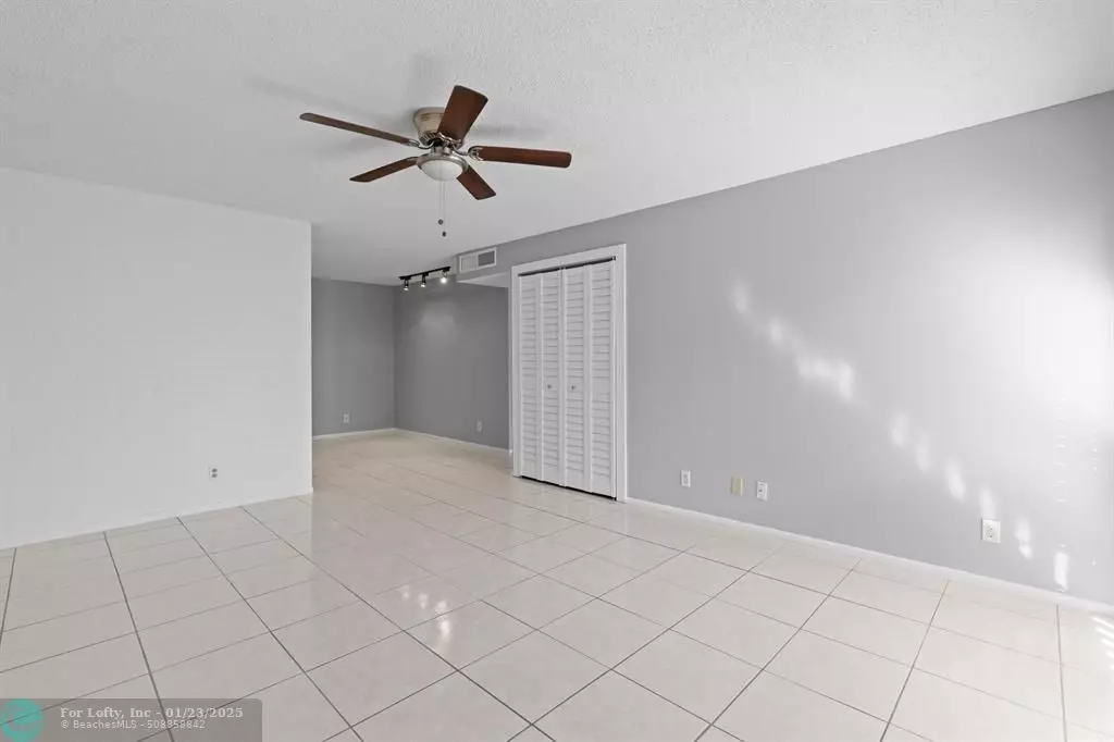 Coral Springs, FL 33065,2601 Riverside Dr  #7