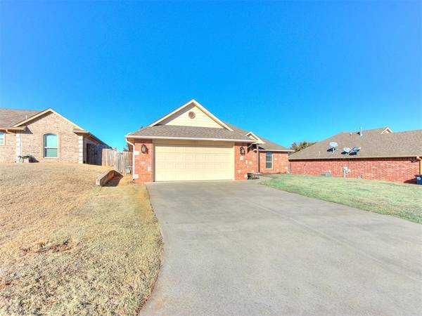 1216 Palmer Drive, Shawnee, OK 74804