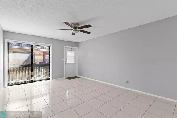 Coral Springs, FL 33065,2601 Riverside Dr  #7