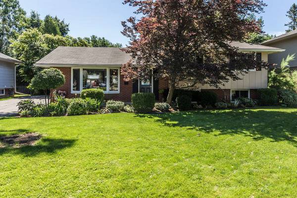 5222 Bromley RD, Burlington, ON L7L 3E9