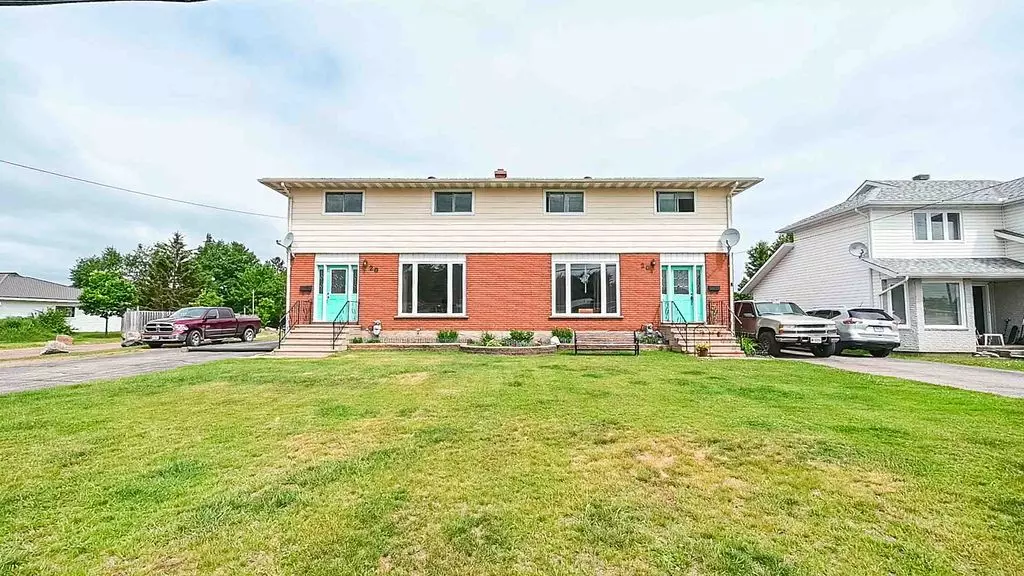 20 Herman ST, Petawawa, ON K8H 1W2