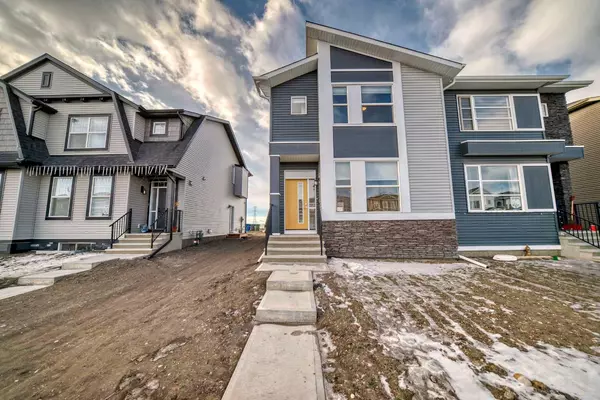 Chestermere, AB T1X 2R6,641 Dawson DR