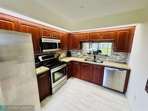 Pembroke Pines, FL 33027,550 SW 137 AV  #405L