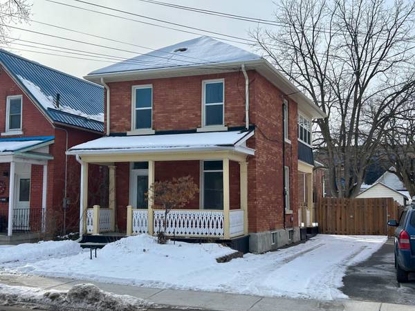 Renfrew, ON K7V 1W7,190 Lochiel ST S