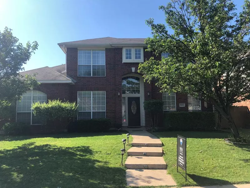 8102 Munich Drive, Rowlett, TX 75089