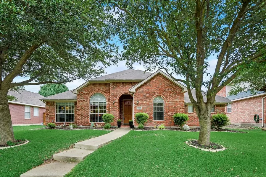 7906 Munich Drive, Rowlett, TX 75089