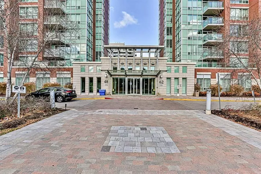 48 Suncrest BLVD ##117, Markham, ON L3T 7Y5