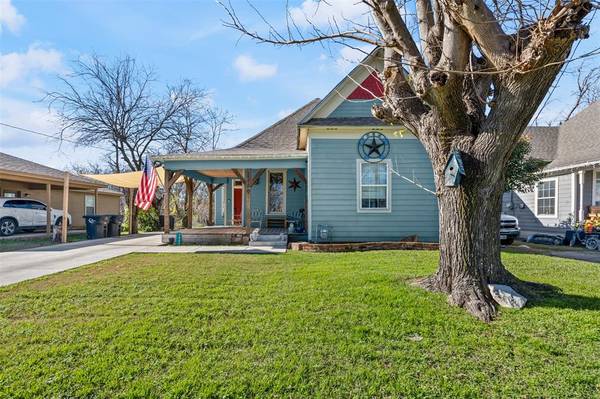 1409 N Robinson Street, Cleburne, TX 76031