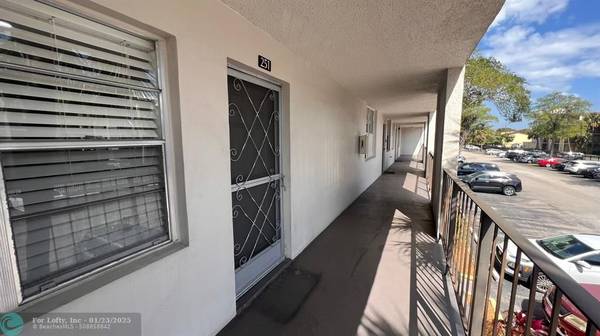 Lauderdale Lakes, FL 33313,4899 NW 26th Ct  #251