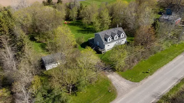 986 Black RD, Prince Edward County, ON K0K 1W0