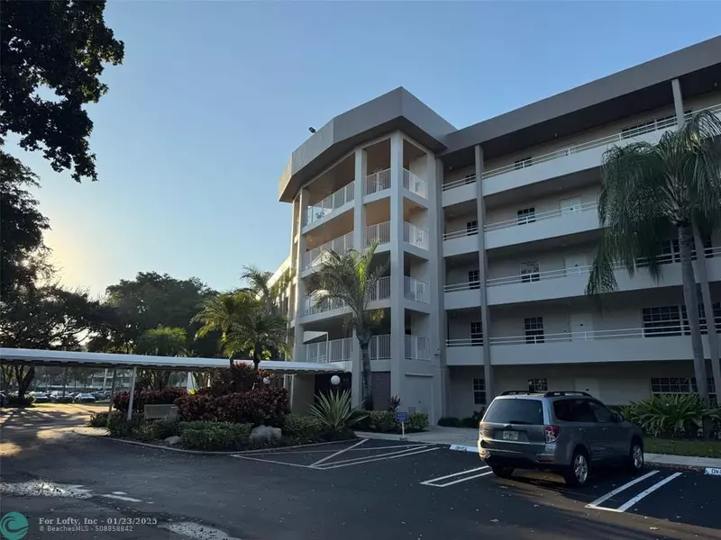 545 Oaks Ln  #105, Pompano Beach, FL 33069